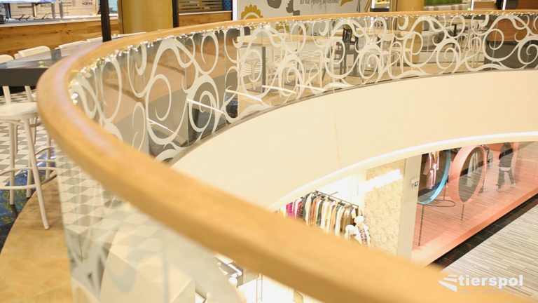Balustrady oraz tarasy wykorzystywane w galeriach handlowych