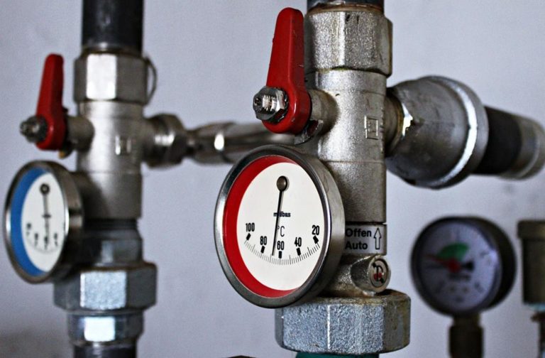 Zalety wykorzystania energii geotermalnej za pomocą gruntowej pompy ciepła